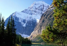 开云：追光丨享受“超长待机”雪季，别忘了雪崩风险！.